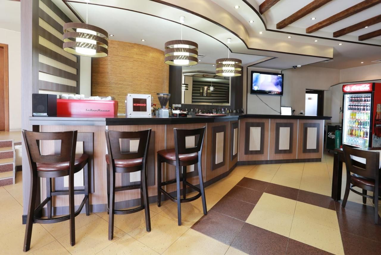 Отель Acropolis Hotel Пазарджик-6